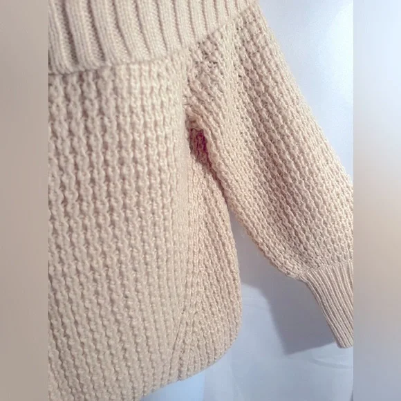 Women’s Express off the shoulder Sweater!!!! 🤍🔥 - Picture 10 of 11